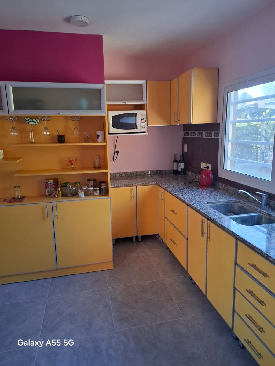 Casa en venta con pileta sobre lote de 606 m² - Apta crédito — foto 4