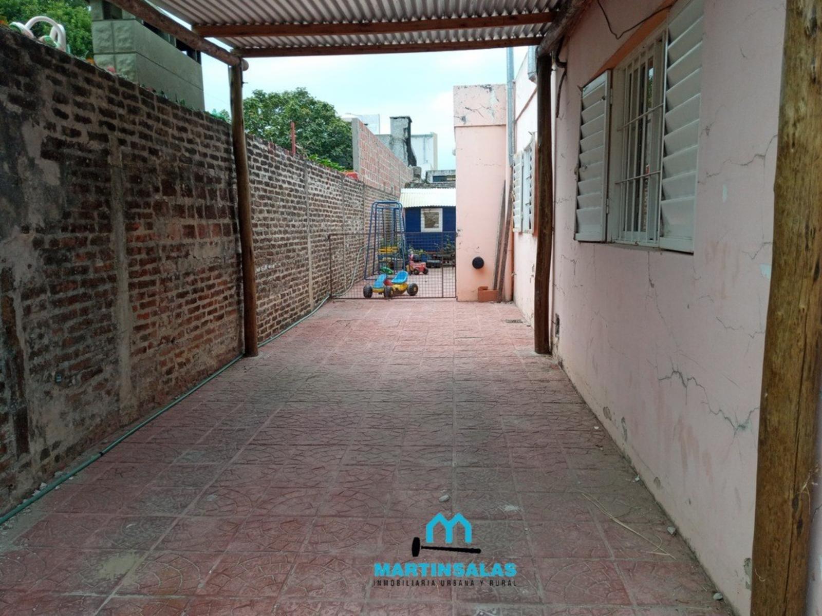 AMPLIA PROPIEDAD SOBRE CALLE CHACABUCO — foto 4