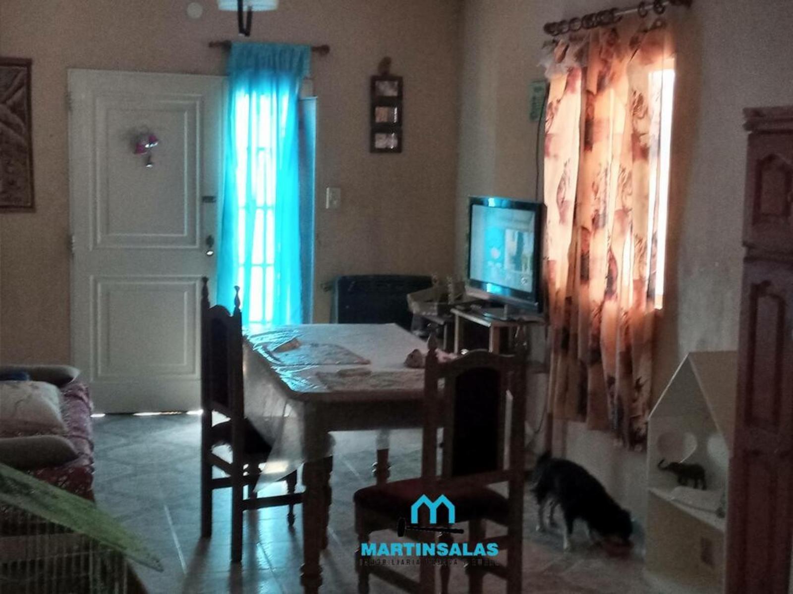 AMPLIA PROPIEDAD SOBRE CALLE CHACABUCO — foto 9
