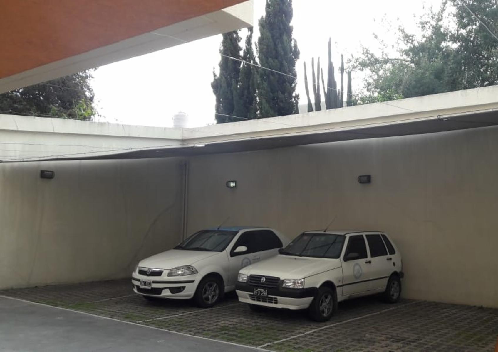 OPORTUNIDAD. COCHERAS DESCUBIERTAS DE 3X5 MTRS, BUENA UBICACION, MORON — foto 2