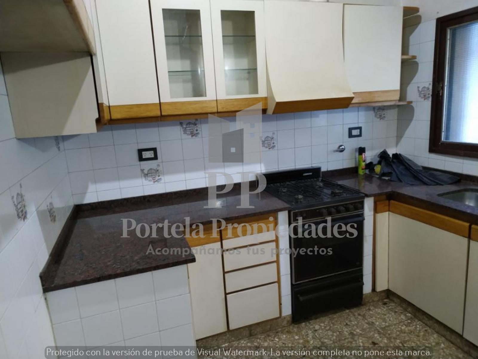 HERMOSO CHALET DE 3 AMBIENTES, BUENA UBICACIÓN CERCA DE LA MUNICIPALIDAD DE HURLINGHAM. APTO CRÉDITO. — foto 3