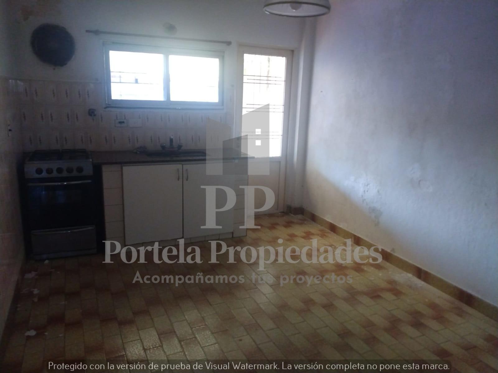 LOCAL COMERCIAL CON PROPIEDAD FRENTE A LA ESTACION DE CASTELAR NORTE — foto 9