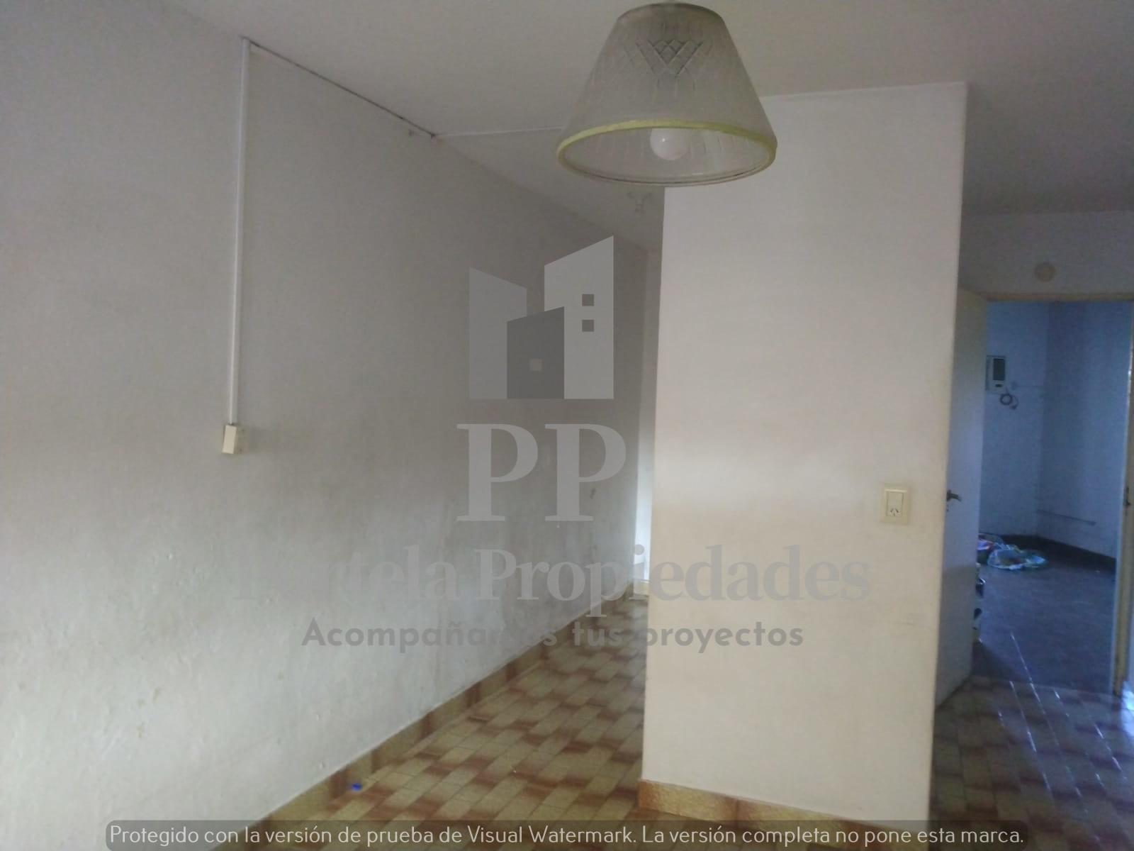 LOCAL COMERCIAL CON PROPIEDAD FRENTE A LA ESTACION DE CASTELAR NORTE — foto 10