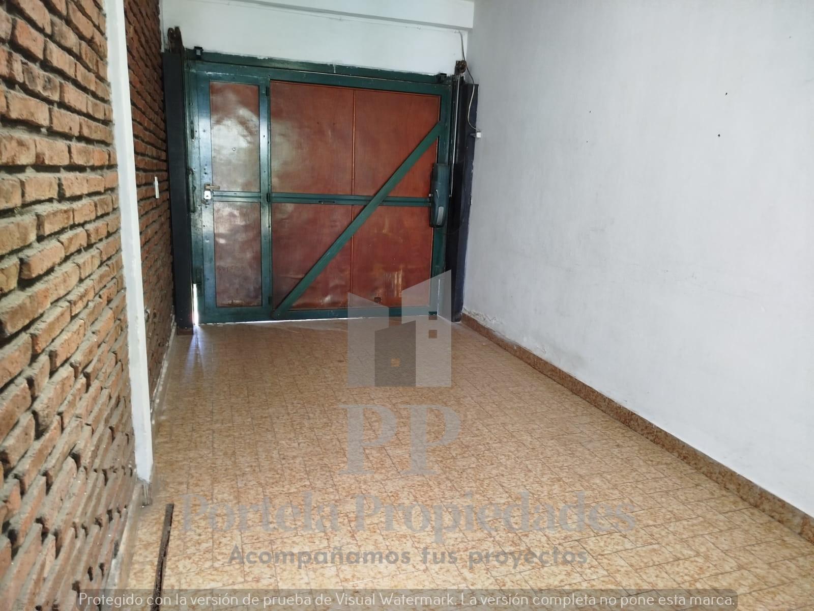 CASA DE 4 AMBIENTES CON FONDO Y GARAGE ITUZAINGO NORTE — foto 13