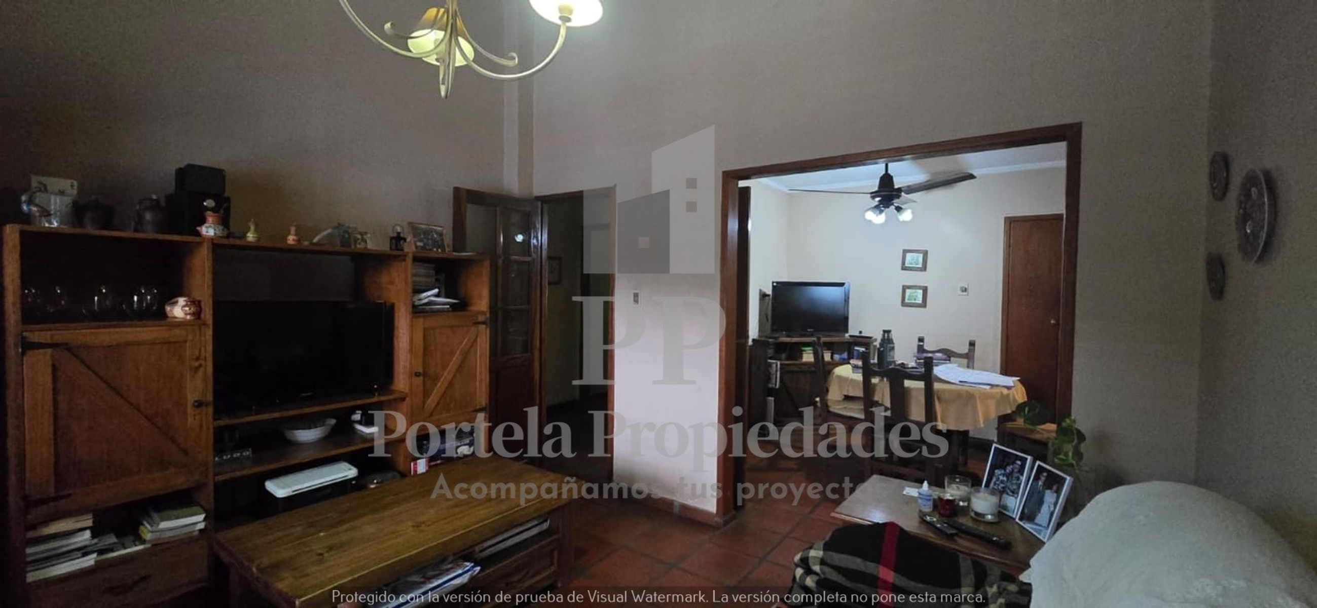CASA 4 AMBIENTES CON PILETA Y FONDO CASTELAR SUR — foto 2