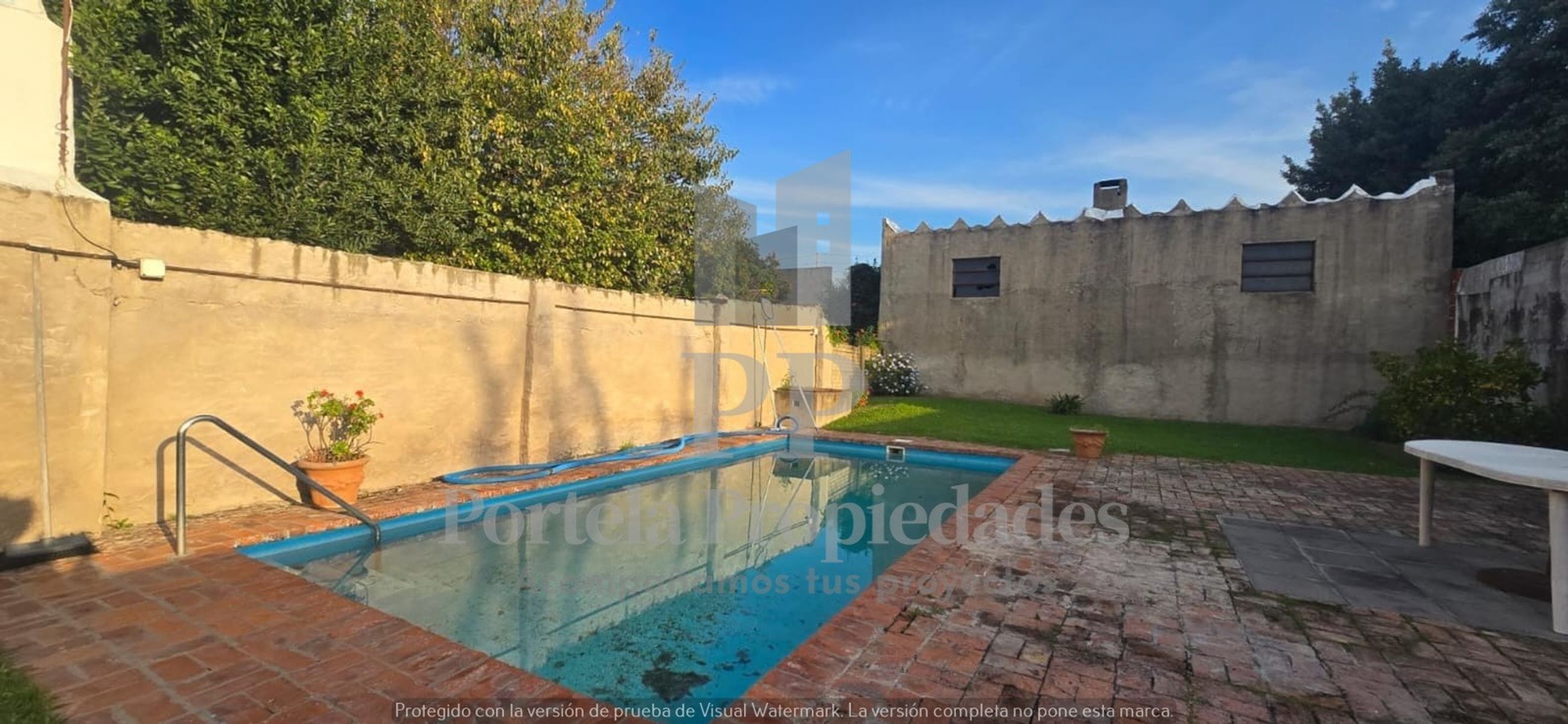 CASA 4 AMBIENTES CON PILETA Y FONDO CASTELAR SUR — foto 6