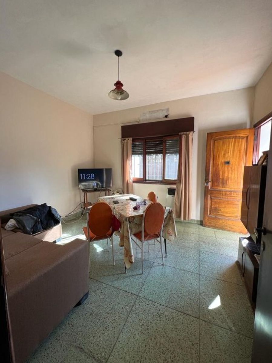 CASA AMERICANA APTO CRÉDITO EN CASTELAR SUR — foto 3