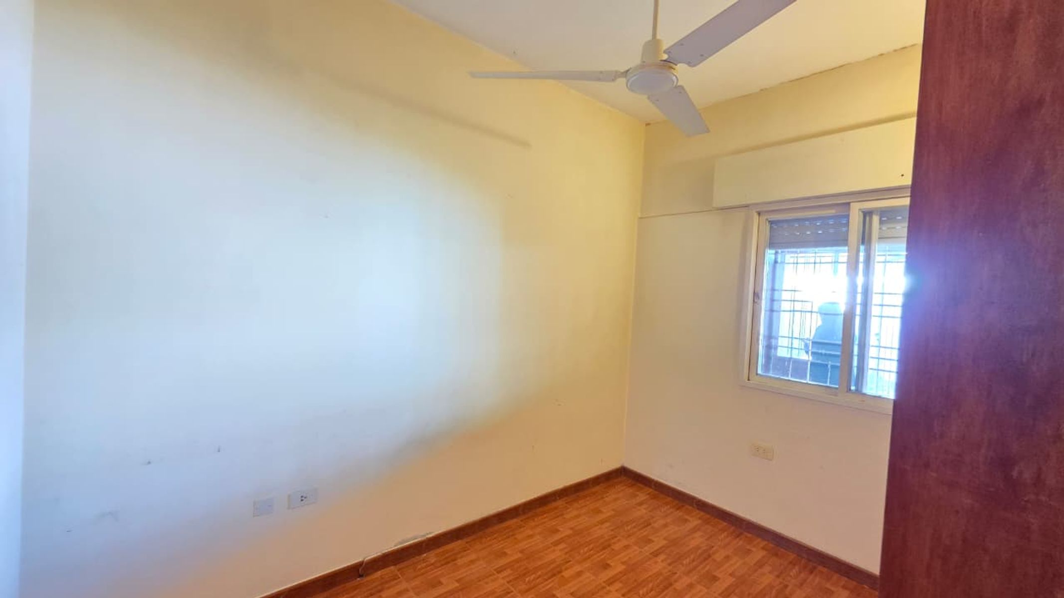 CASA 4 AMBIENTES EN VENTA EN CASTELAR NORTE - 6