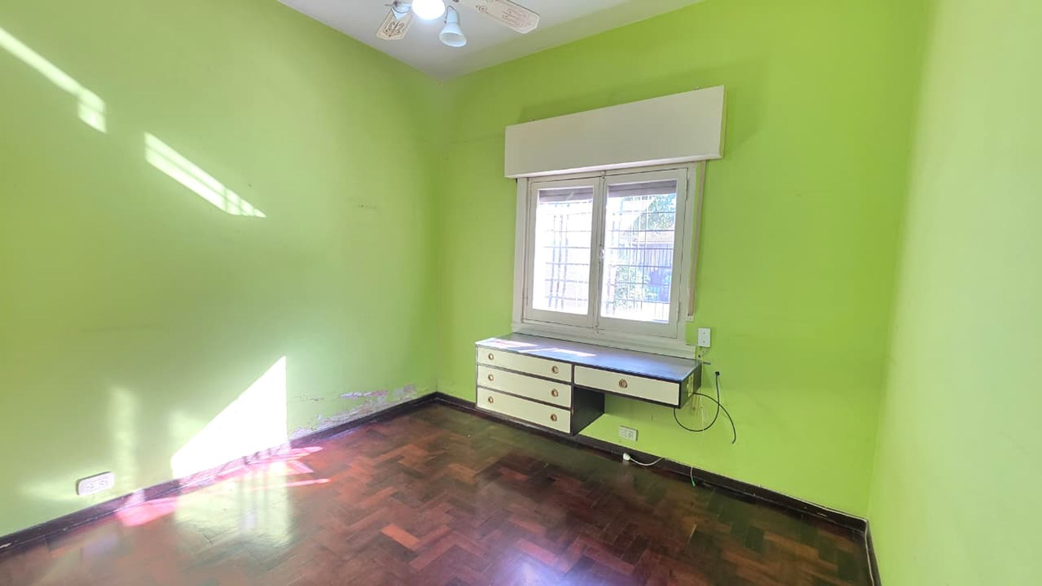 CASA 4 AMBIENTES EN VENTA EN CASTELAR NORTE - 11