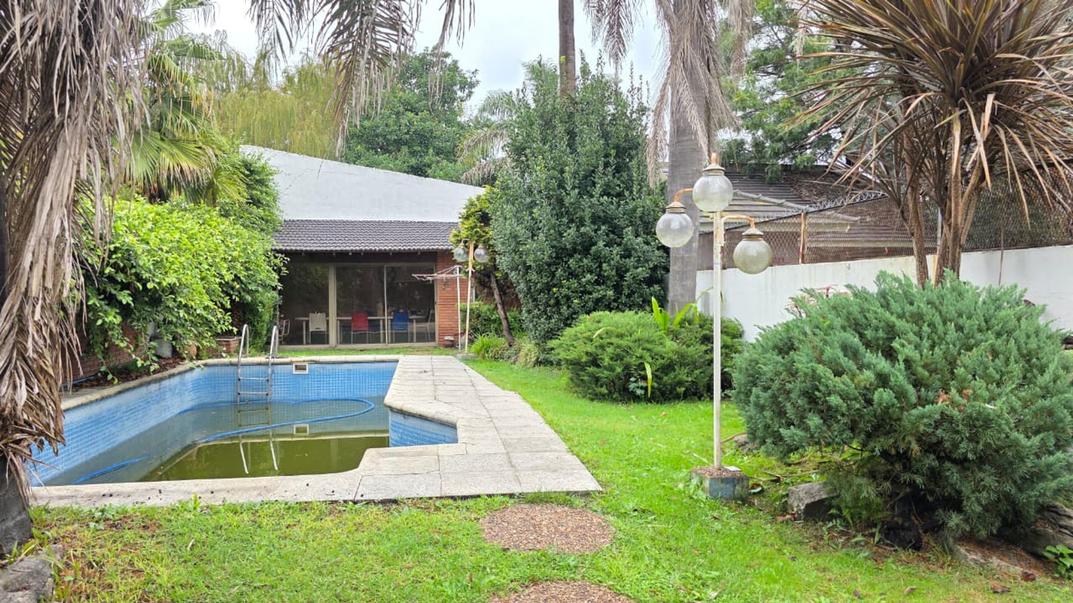 CASA CON PILETA EN ITUZAINGÓ NORTE - 13