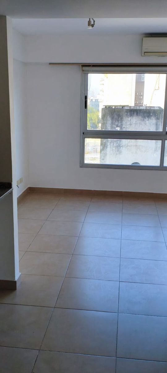 ALQUILER MONOAMBIENTE EN CASTELAR NORTE - 4