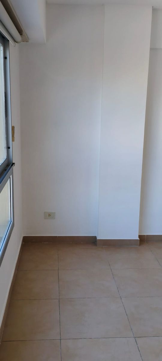 ALQUILER MONOAMBIENTE EN CASTELAR NORTE - 12