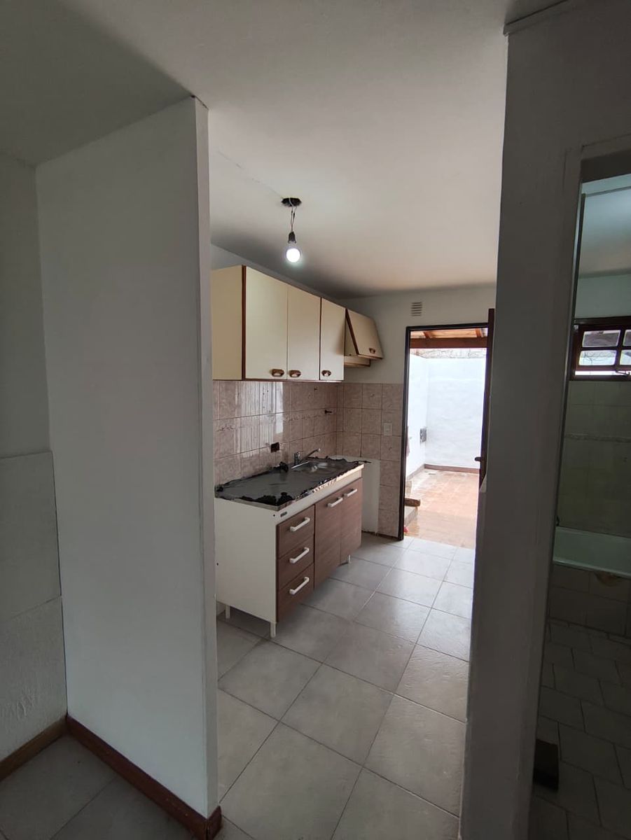 DUPLEX 3 AMBIENTES CON COCHERA EN CASTELAR NORTE - 19