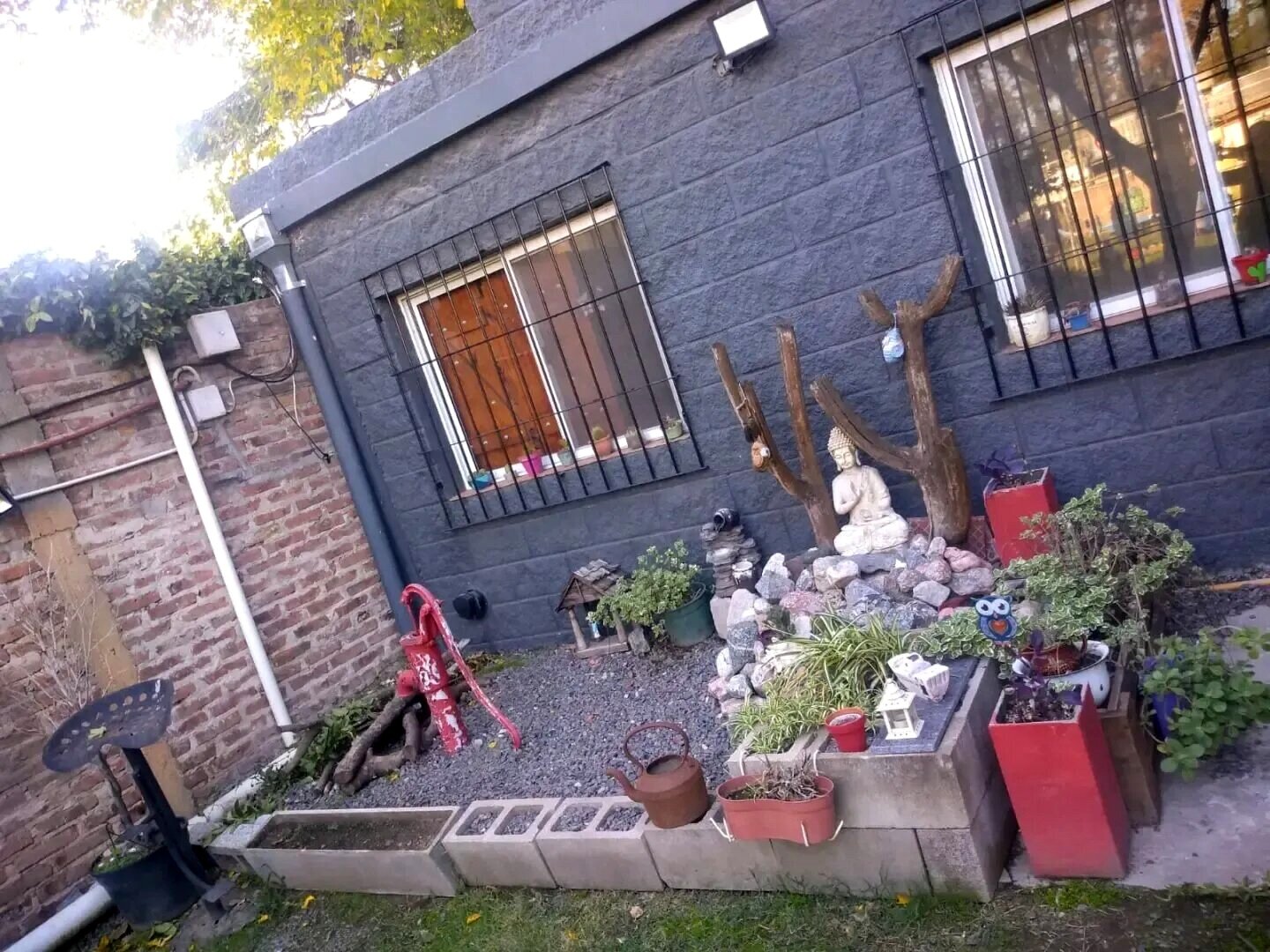 VENTA CASA 5 AMBIENTES CON PILETA EN PARQUE LELOIR - 2