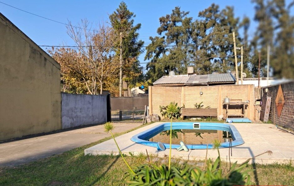 VENTA CASA 5 AMBIENTES CON PILETA EN PARQUE LELOIR - 3
