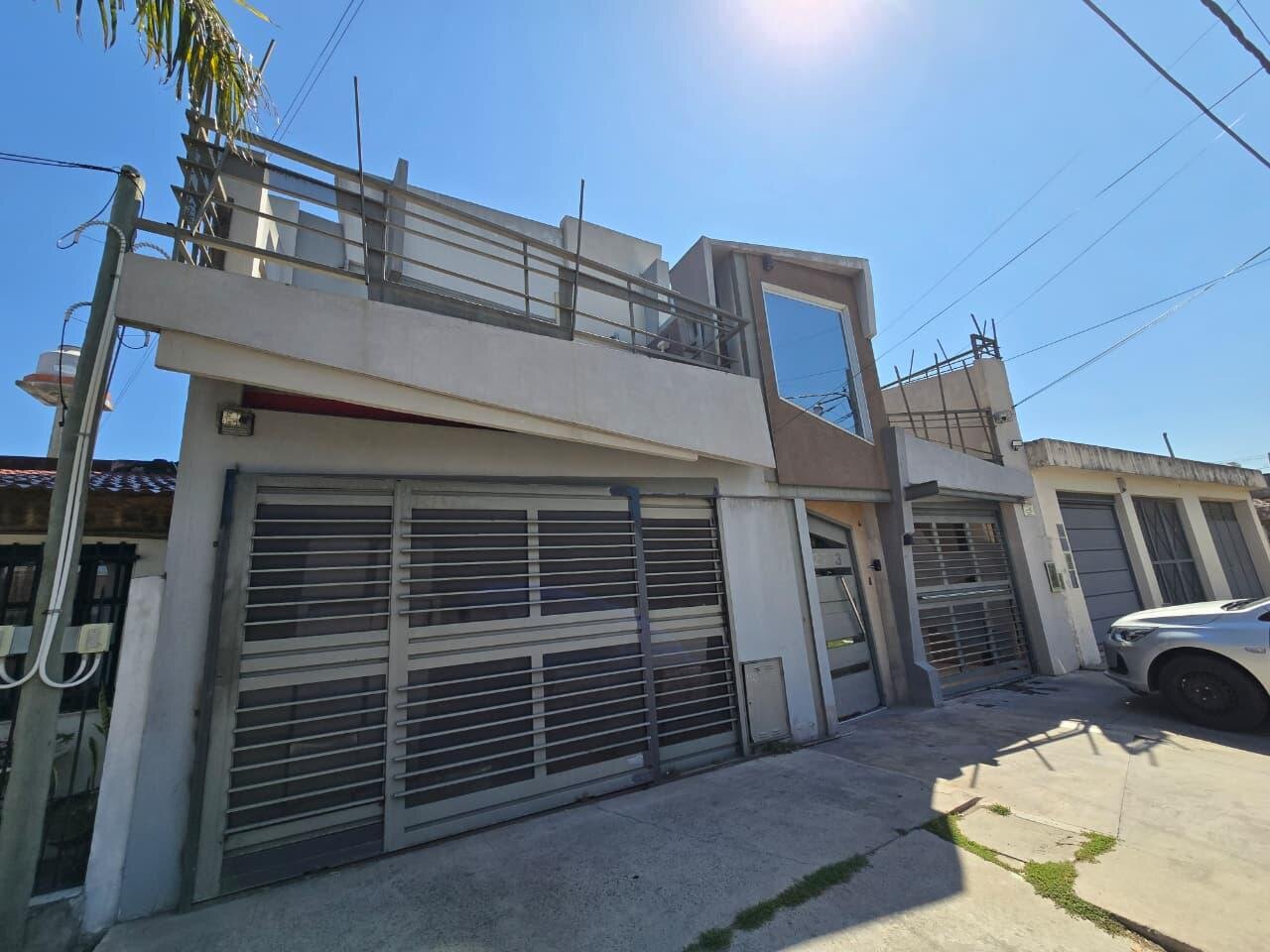 CASA EN VENTA 4 AMBIENTES CON PILETA EN SAN ANTONIO DE PADUA - 2