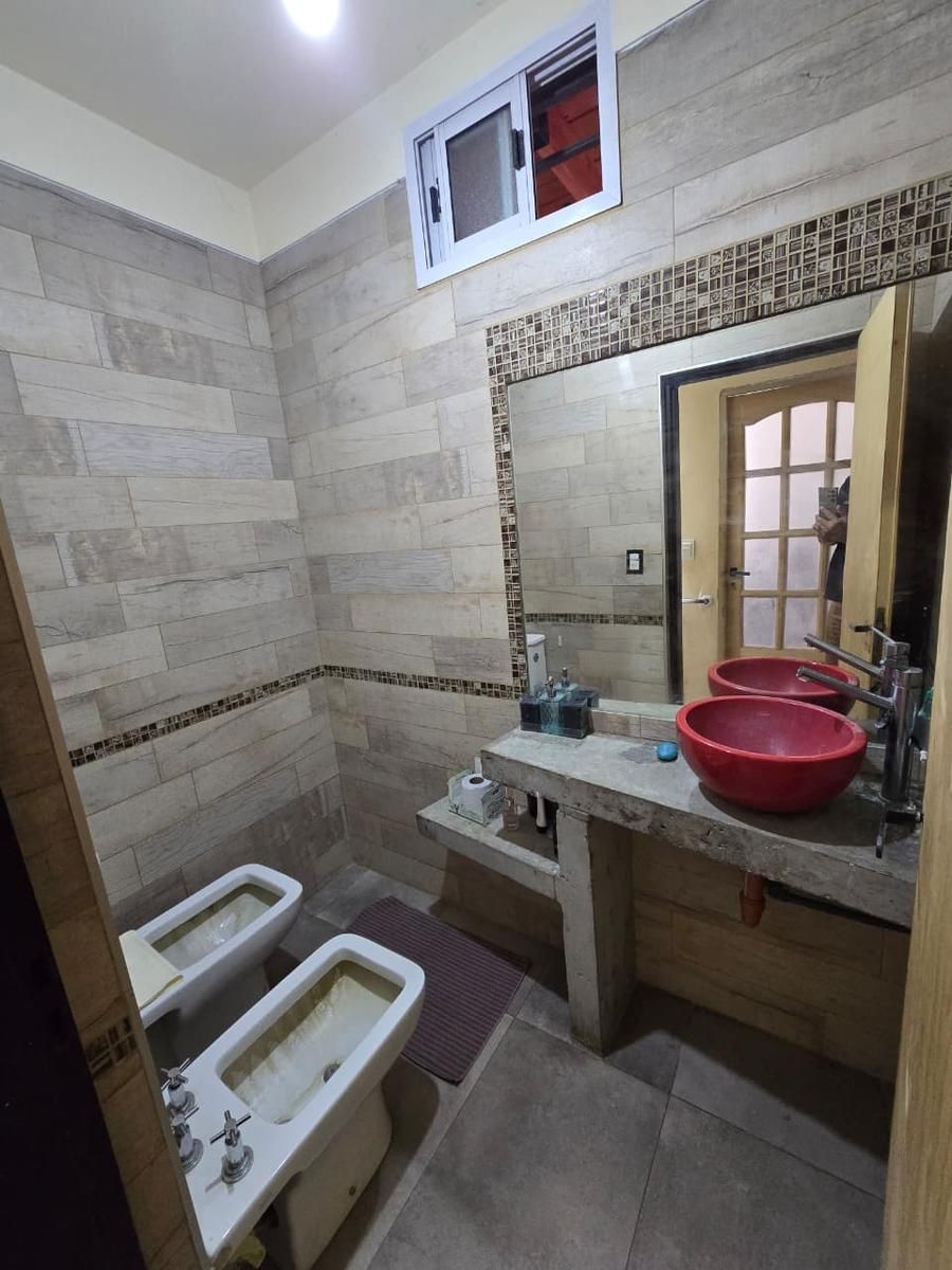 CASA EN VENTA 4 AMBIENTES CON PILETA EN SAN ANTONIO DE PADUA - 23