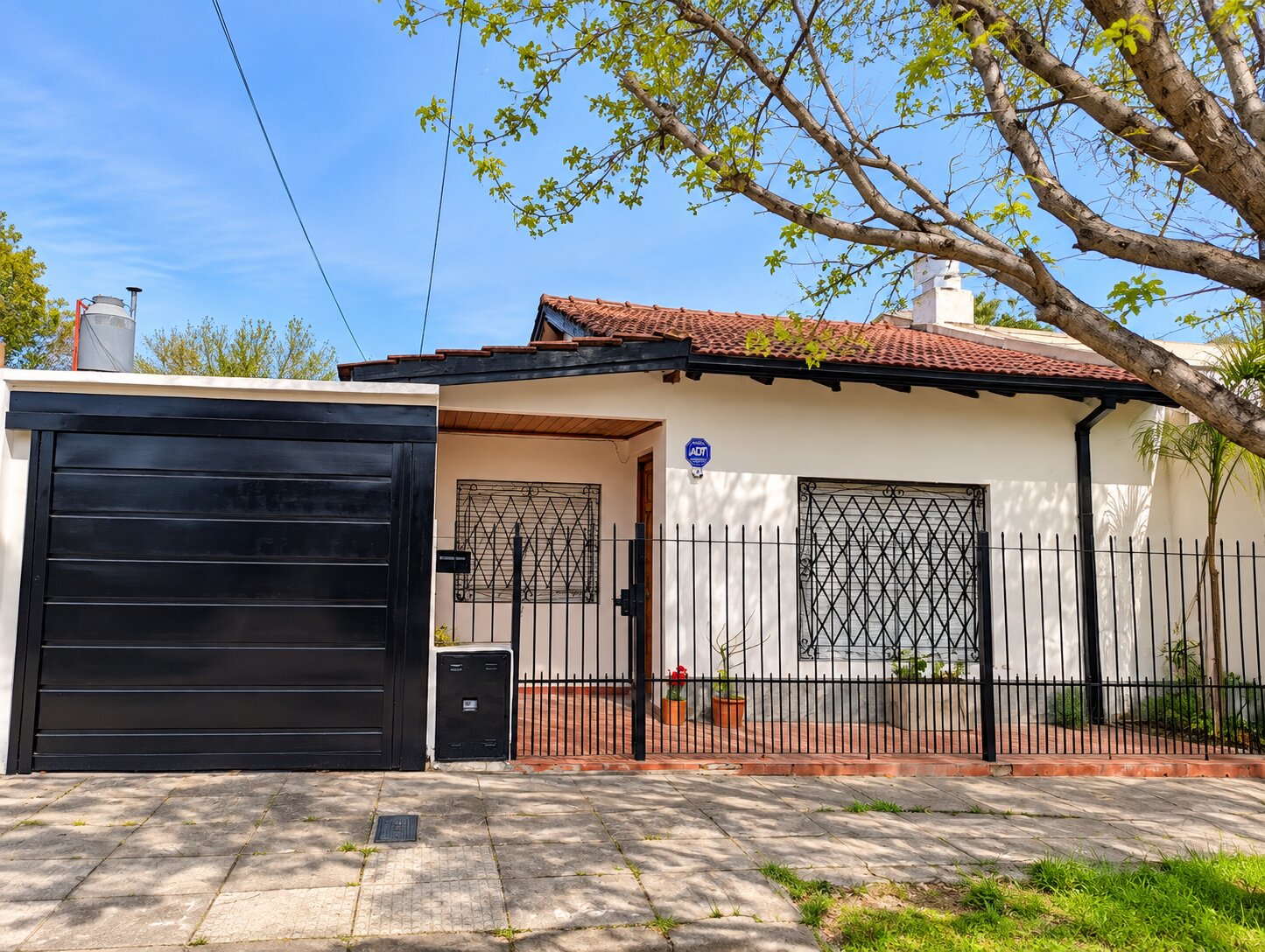 ALQUILER CASA 4 AMBIENTES EXCELENTE UBICACIÓN EN ITUZAINGÓ NORTE