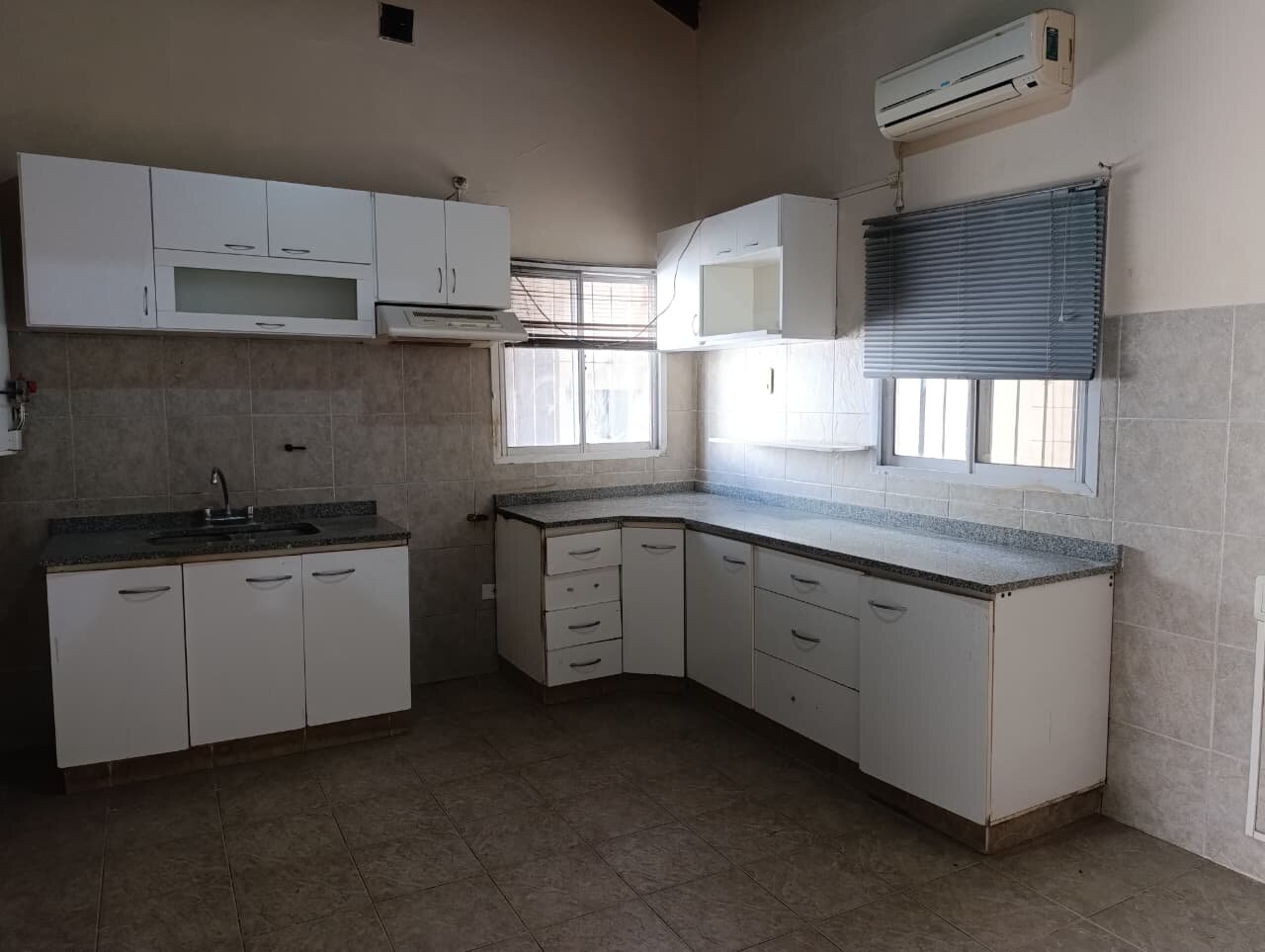 ALQUILER CASA 4 AMBIENTES EXCELENTE UBICACIÓN EN ITUZAINGÓ NORTE — foto 14