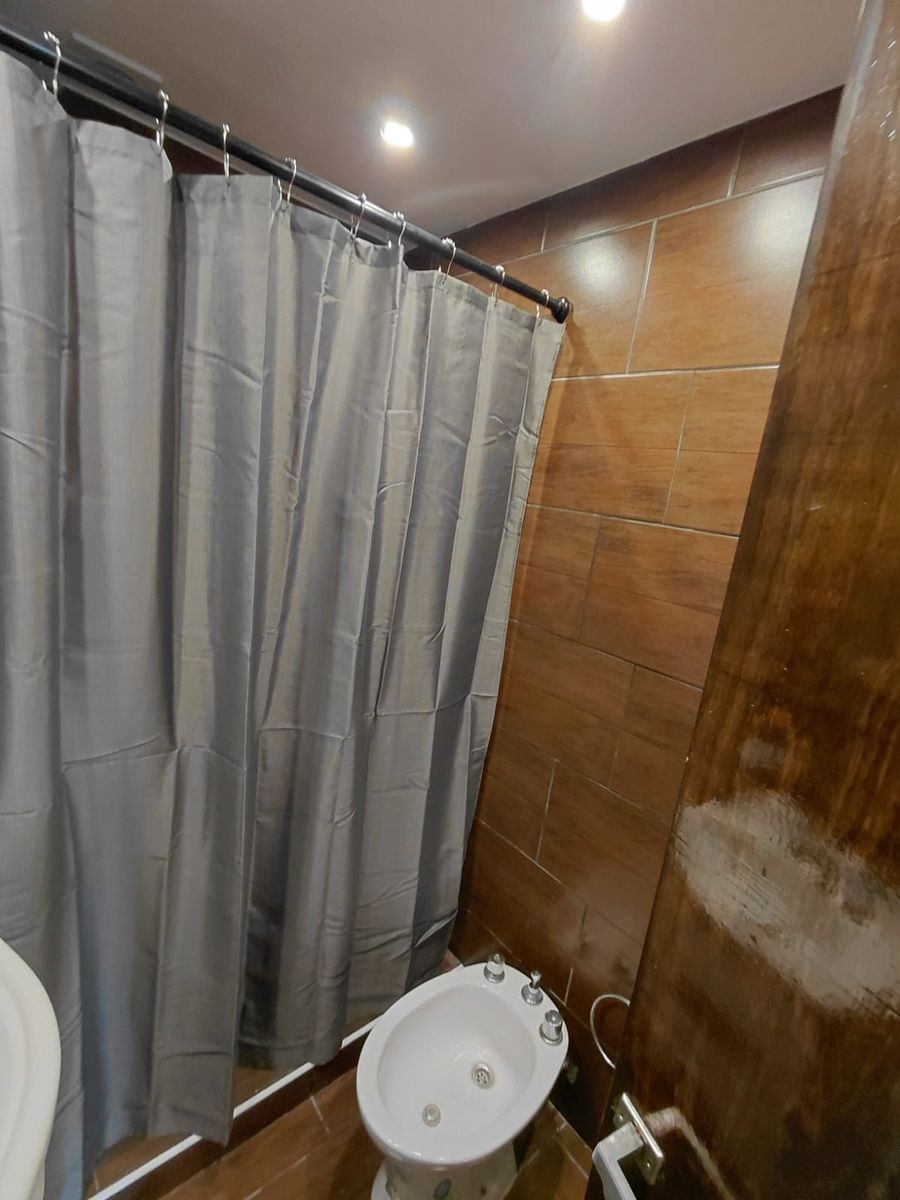 DEPARTAMENTO DE 3 AMBIENTES 2DO PISO - 17