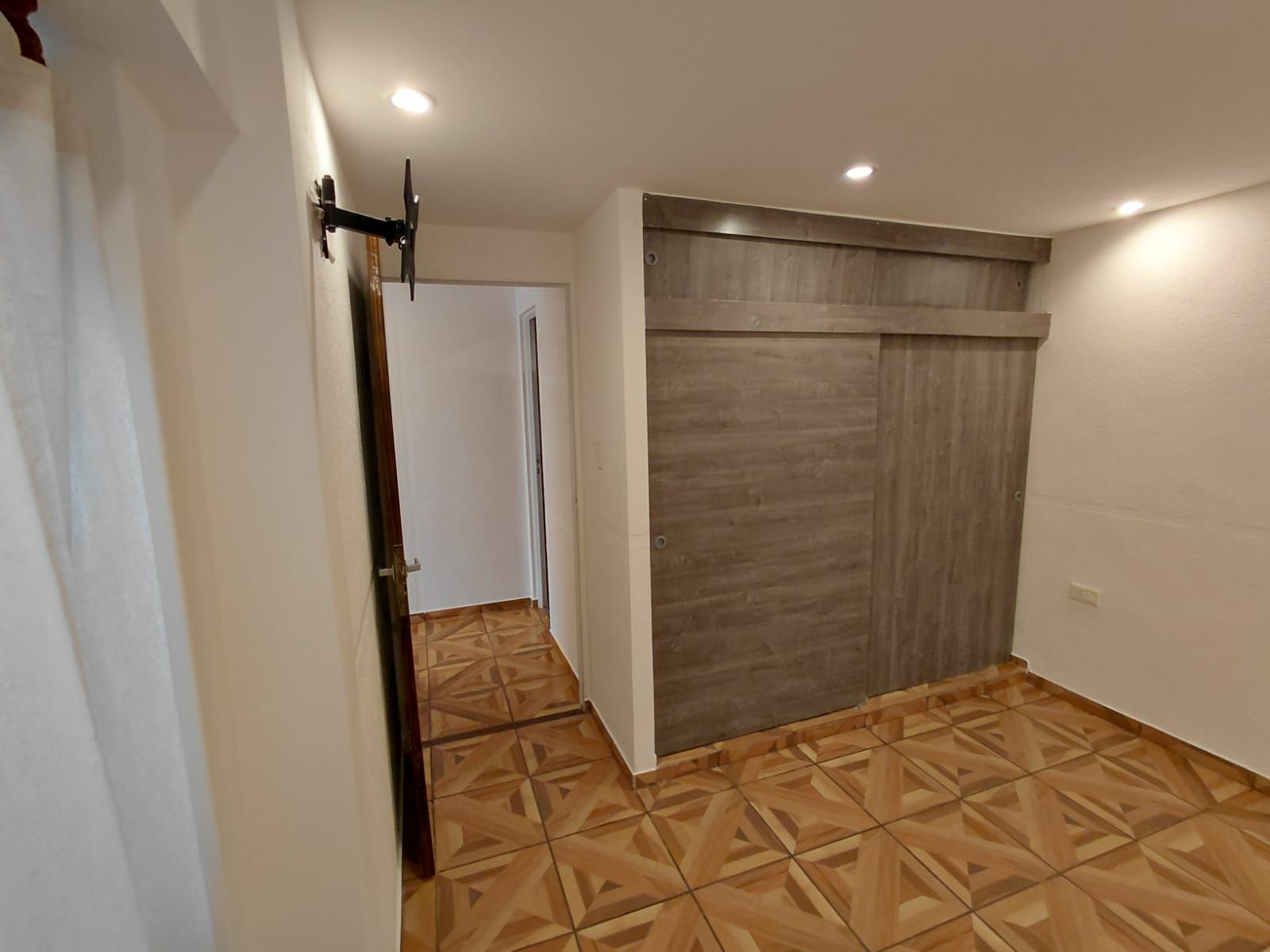DEPARTAMENTO DE 3 AMBIENTES 2DO PISO - 18