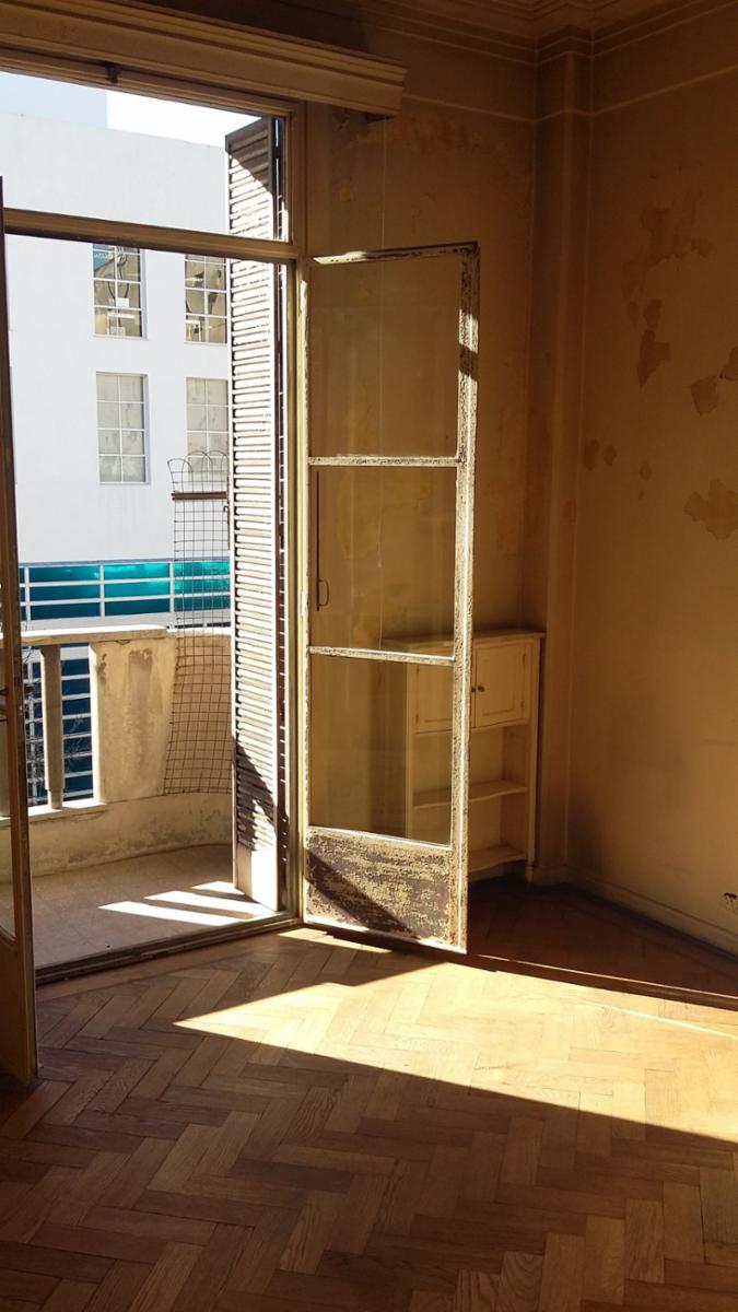 Semipiso 3 Amb. C/ Dependencia - 97 M² - Alberti al 0 (esq. Av Rivadavia al 2400) - CABA