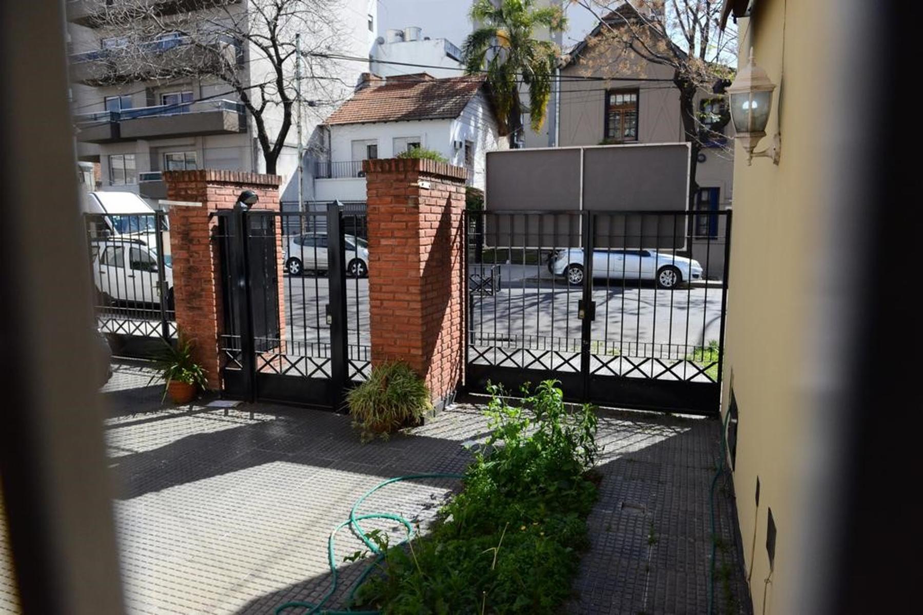 ESPLENDIDO DUPLEX CUATRO AMBIENTES OPTIMO EMPLAZAMIENTO - 2