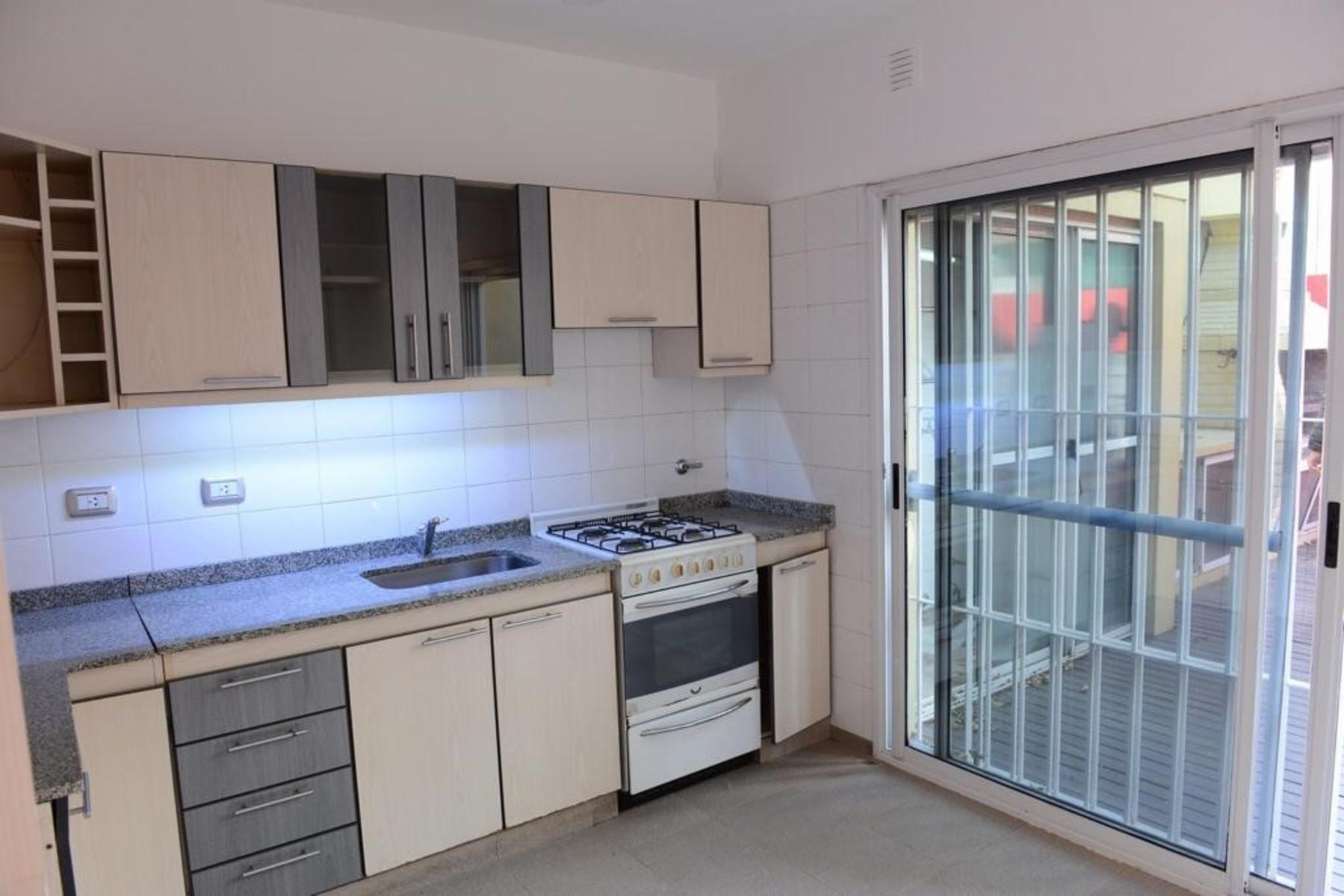 ESPLENDIDO DUPLEX CUATRO AMBIENTES OPTIMO EMPLAZAMIENTO - 9