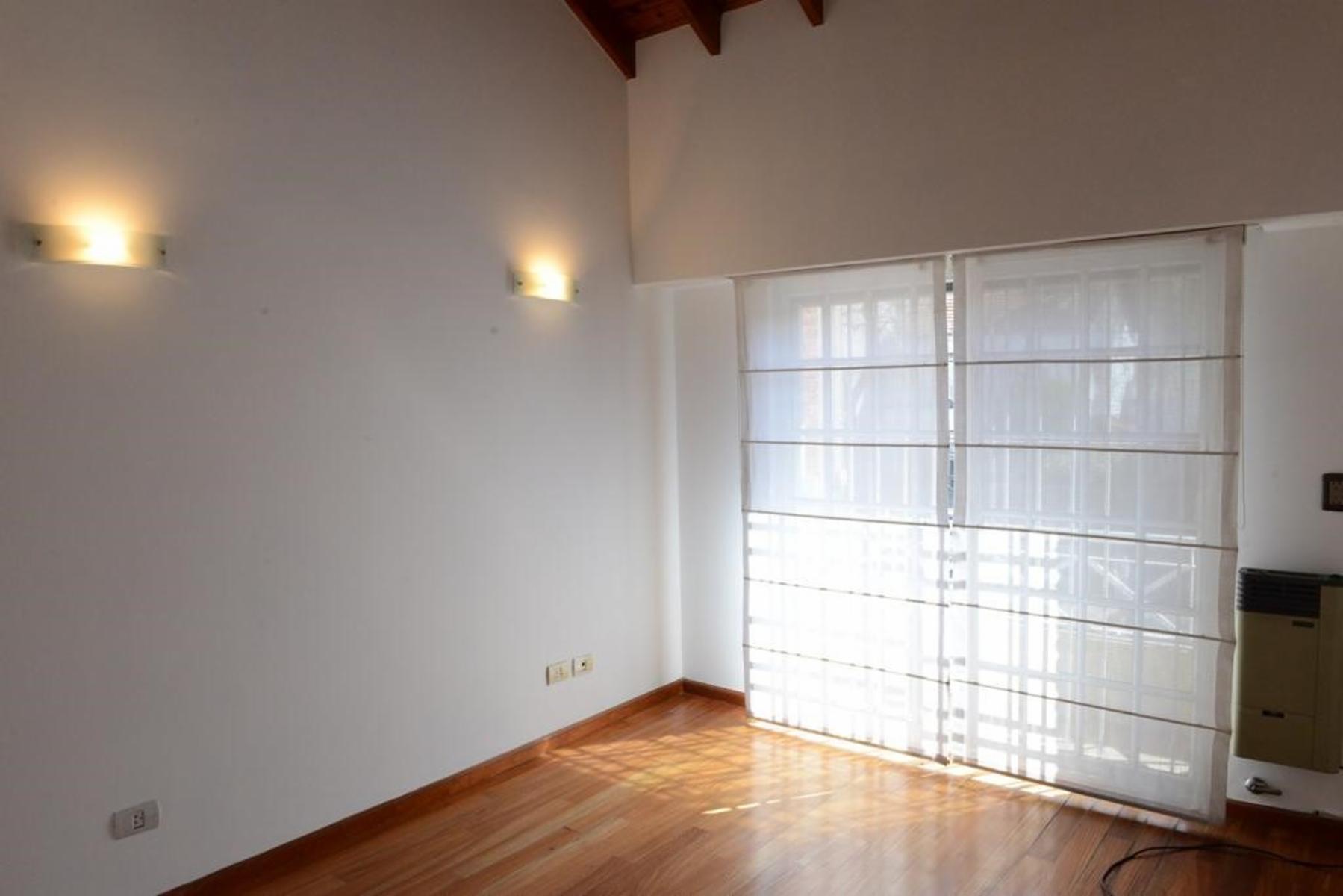 ESPLENDIDO DUPLEX CUATRO AMBIENTES OPTIMO EMPLAZAMIENTO - 17
