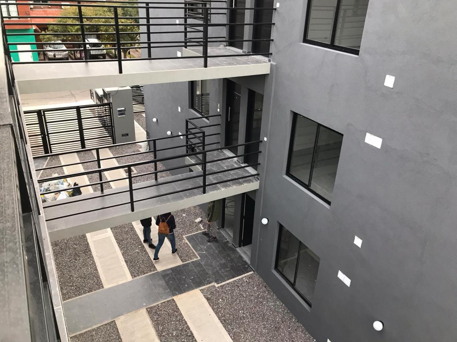 VENTA DEPARTAMENTOS DE DOS AMBIENTES AMPLIOS EN MORON. ENTREGA YA U$S 49900 — foto 8