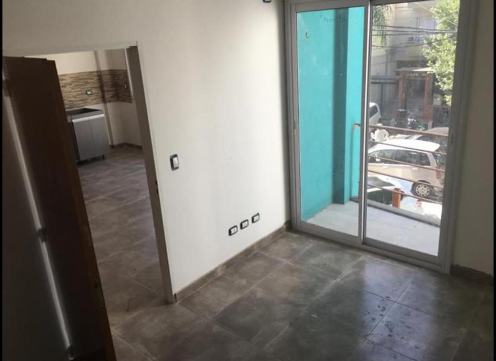 VENTA DEPARTAMENTOS DE DOS AMBIENTES EN MORON CENTRO, U$S 48000 OPORTUNIDAD — foto 3