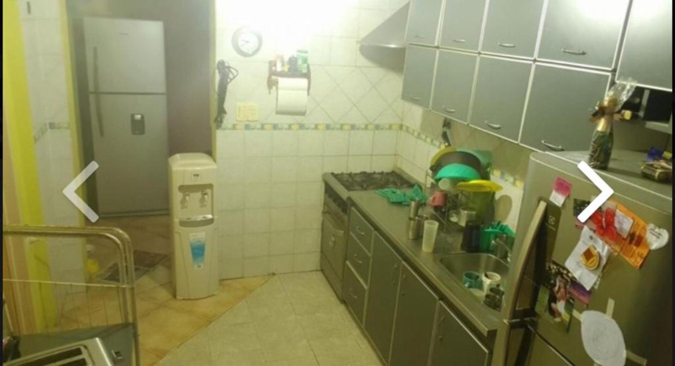 VENTA MODERNA CASA EN MORON. 4 DORMITORIOS PILETA QUINCHO, NADA POR HACERLE. U$S 105000 TOMA MENOR VALOR OPORTUNIDAD — foto 3