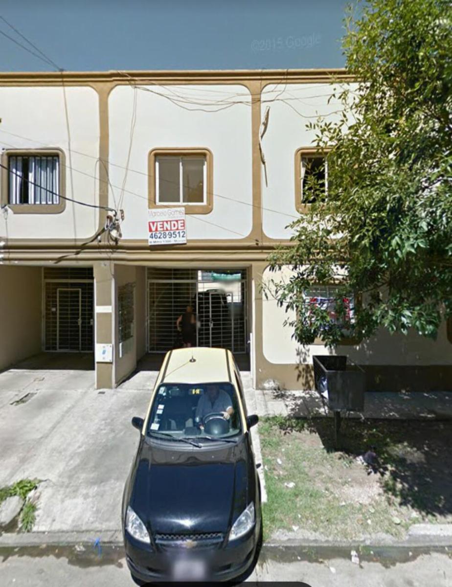 VENTA DEPARTAMENTO DE DOS AMBIENTES EN TESEI LIMITE CON CASTELAR, CON PILETA Y TERRAZA. U$S 32000 PEQUEÑA FINANCIACION