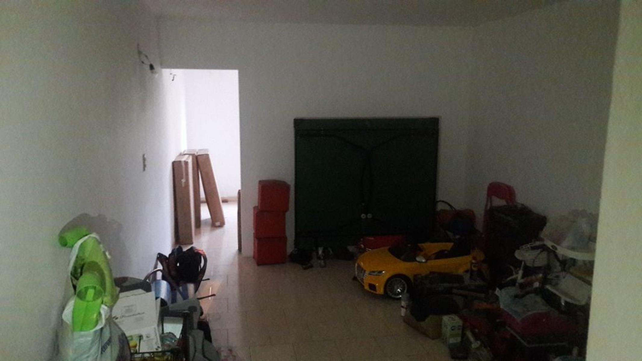 VENTA DEPARTAMENTO DE DOS AMBIENTES EN TESEI LIMITE CON CASTELAR, CON PILETA Y TERRAZA. U$S 32000 PEQUEÑA FINANCIACION — foto 2