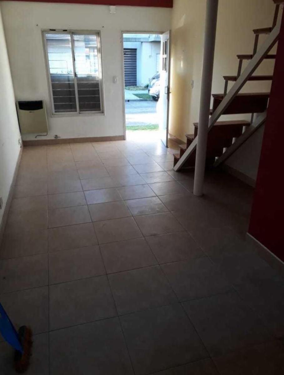 VENTA DUPLEX 2 AMBIENTES AMPLIOS CON PATIO EN RAMOS MEJIA — foto 2
