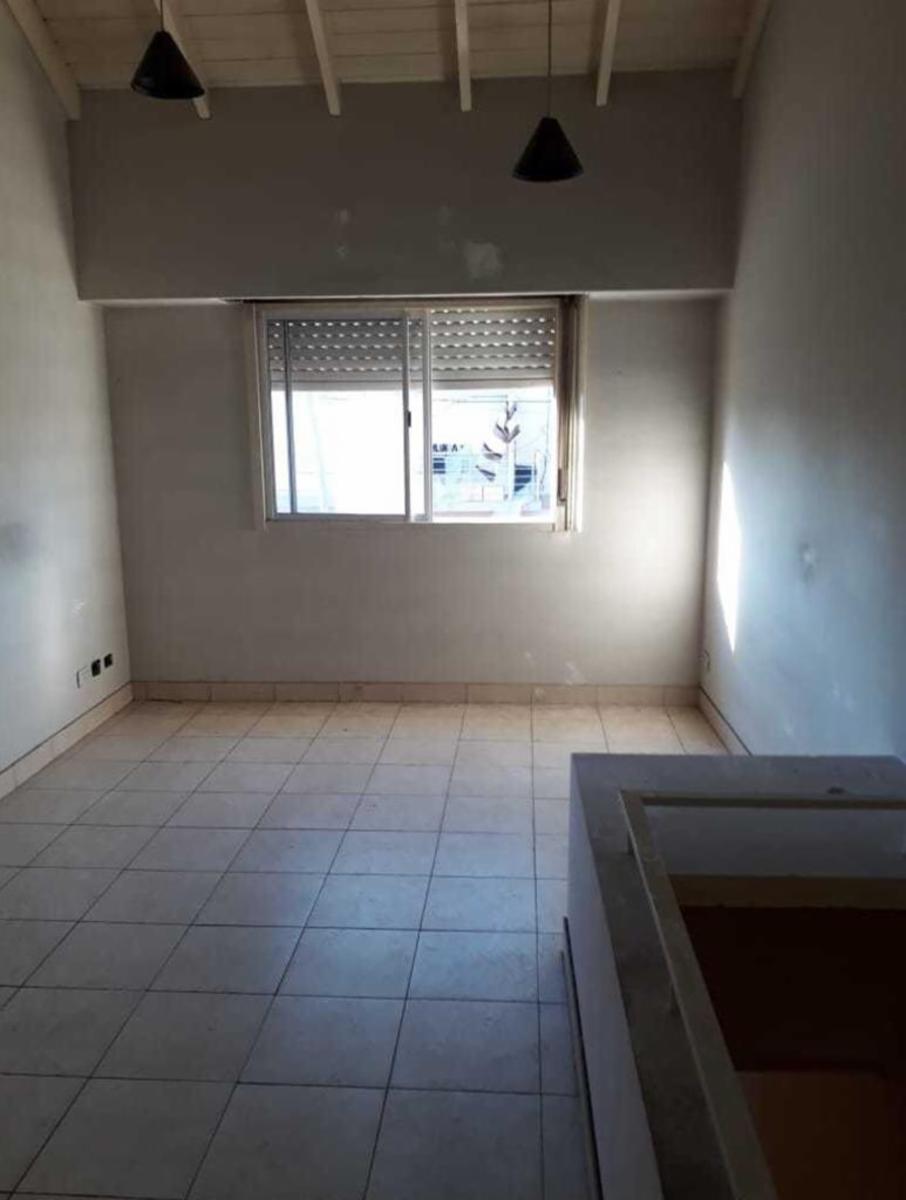 VENTA DUPLEX 2 AMBIENTES AMPLIOS CON PATIO EN RAMOS MEJIA — foto 3