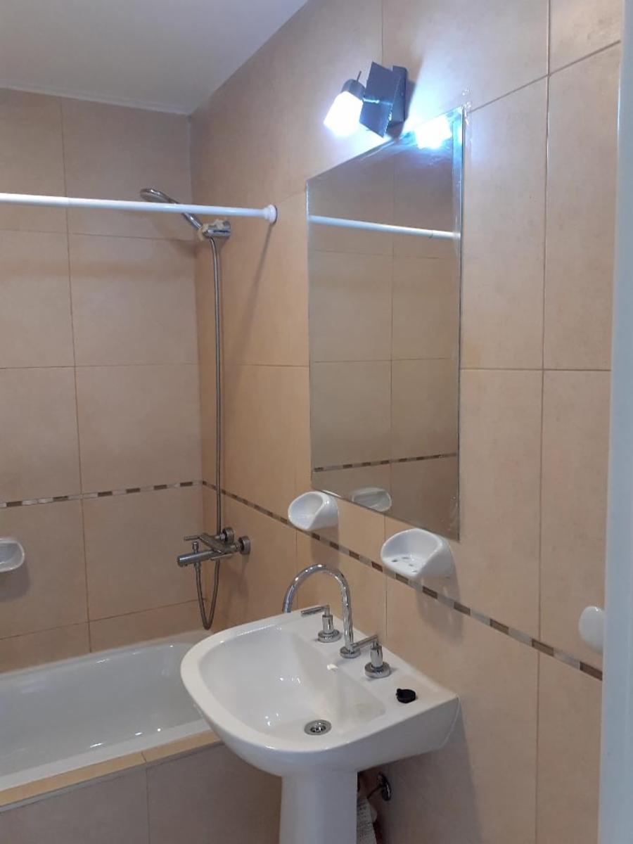 Excelente departamento con piscina climatizada - 8