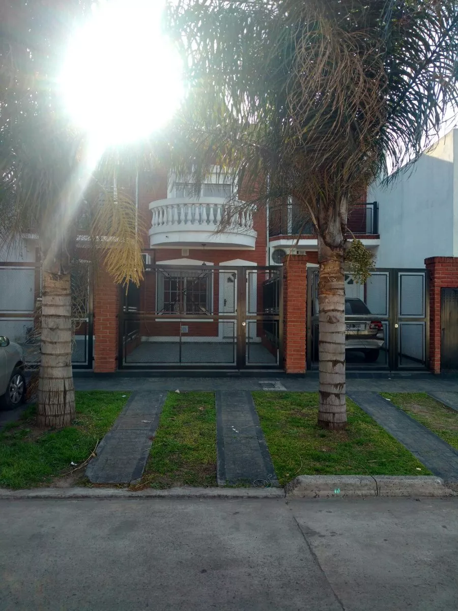 HERMOSO DUPLEX DE CATEGORIA 3 AMBIENTES
