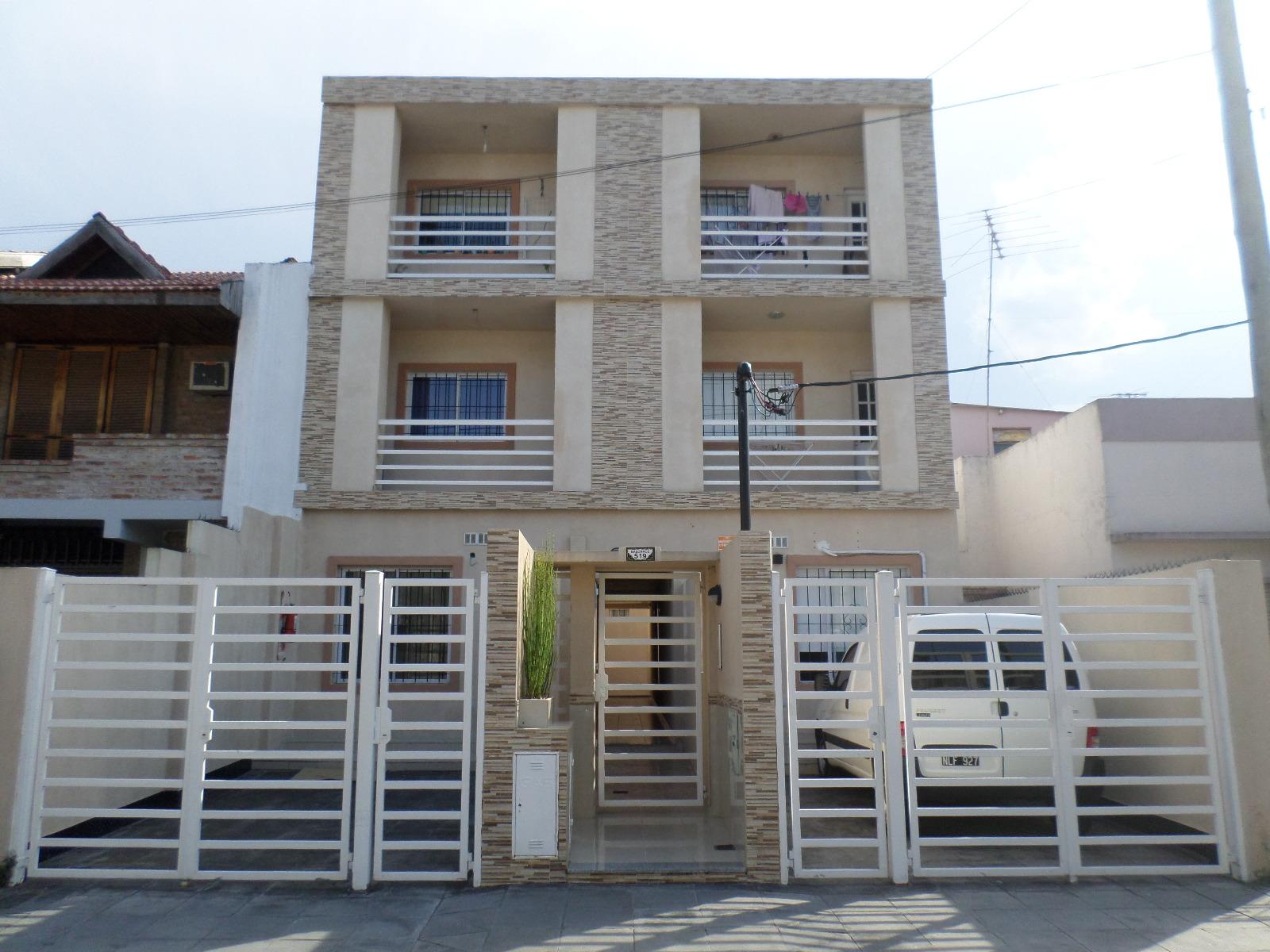 Depto 2 Ambientes Con Cochera Y Patio En Venta Apto Credito — foto 2