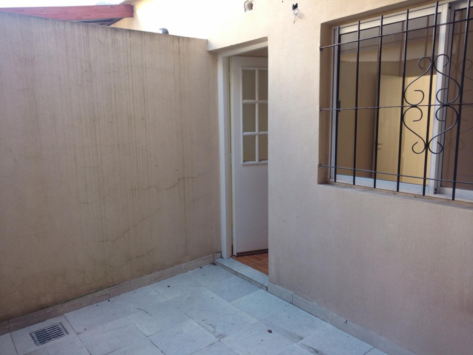 Depto 2 Ambientes Con Cochera Y Patio En Venta Apto Credito — foto 13