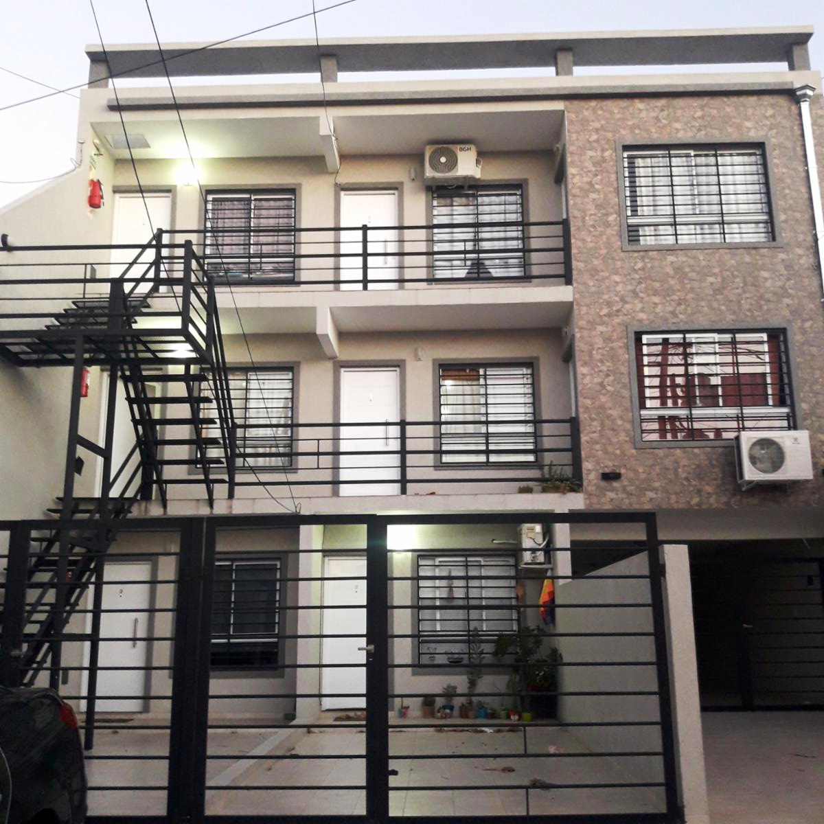 Depto 2 Amb Y Medio con cochera En Venta Villa Luzuriaga Apto Credito