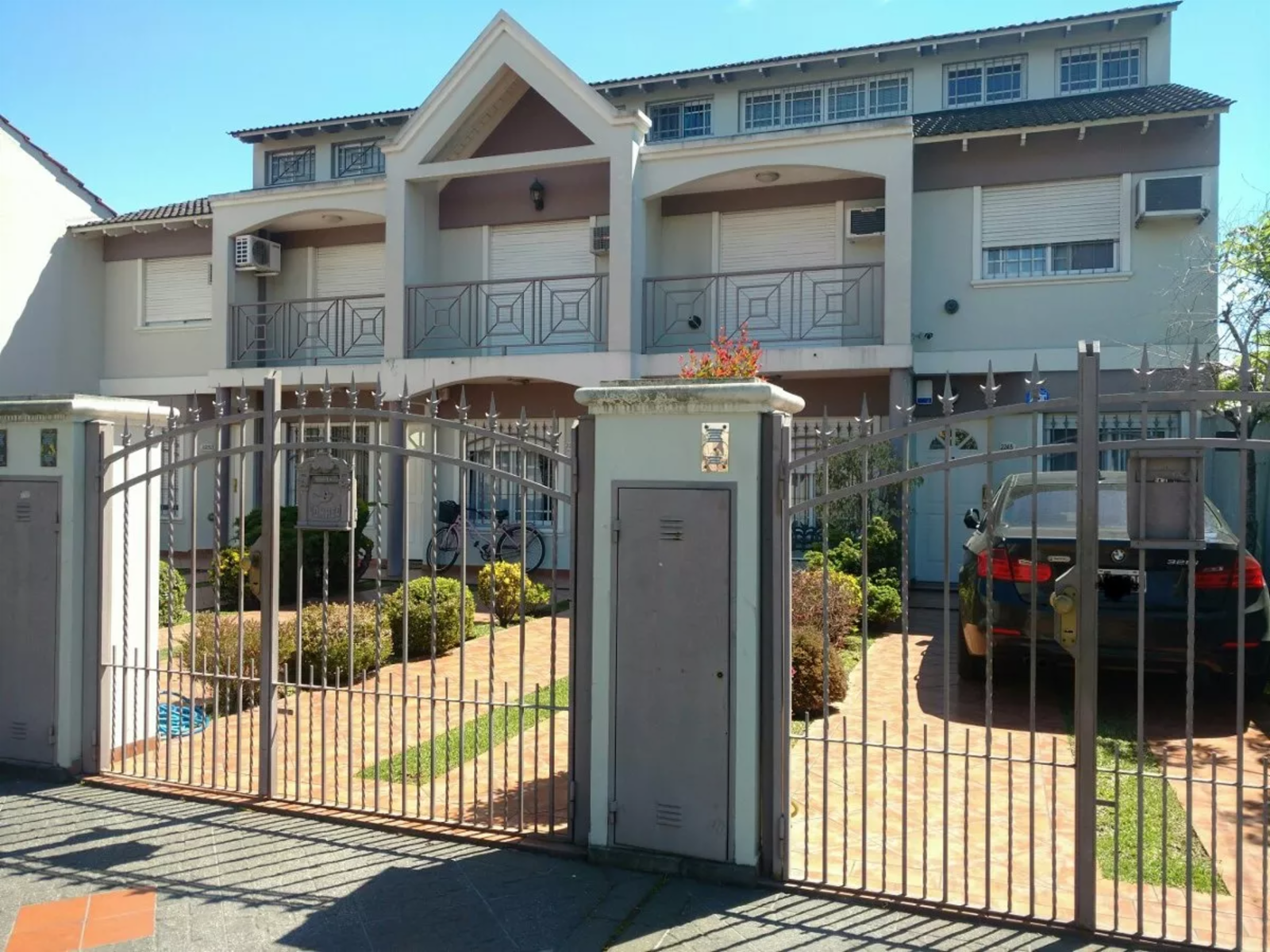 Hermoso Triplex De Categoria En En Venta En Villa Luzuriaga — foto 2