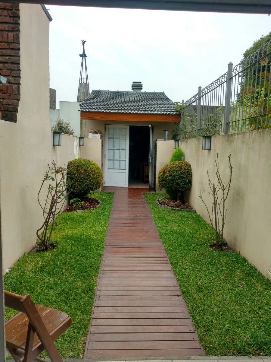 Hermoso Triplex De Categoria En En Venta En Villa Luzuriaga — foto 7