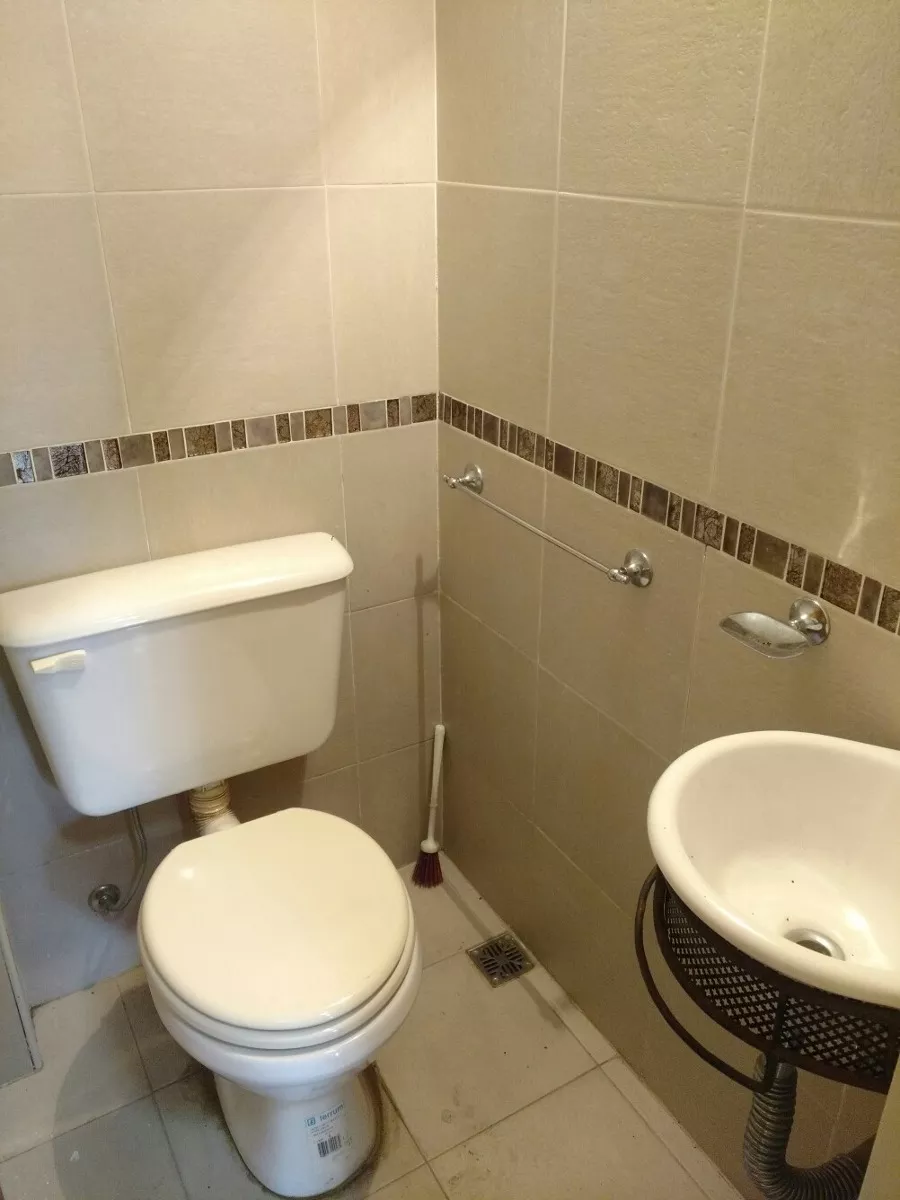 Hermoso Triplex De Categoria En En Venta En Villa Luzuriaga — foto 9