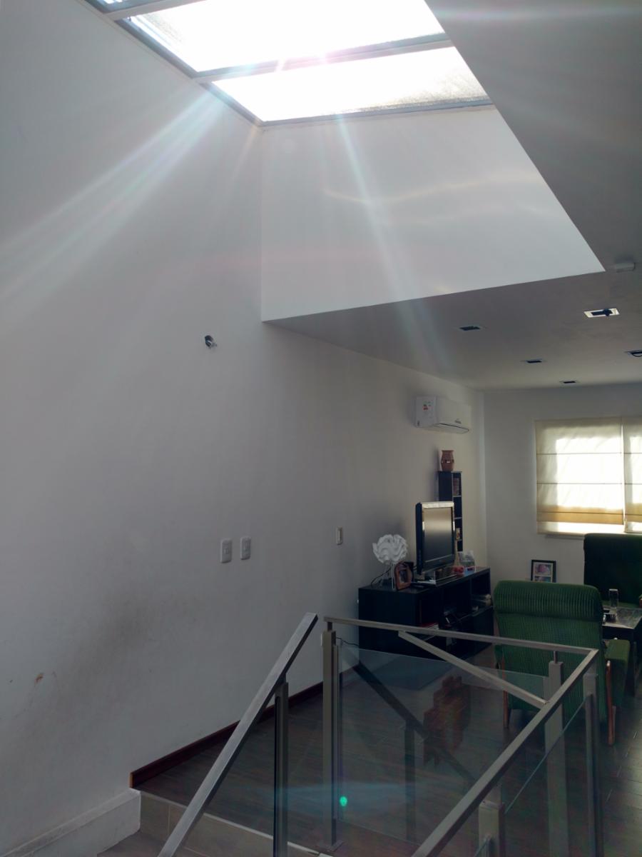 Impactante Casa De 4 Ambientes En Villa Luzuriaga — foto 12