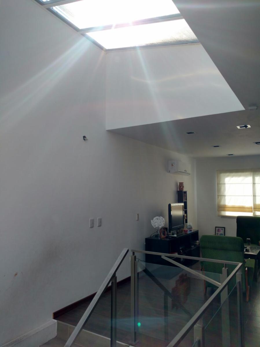 Impactante Casa De 4 Ambientes En Villa Luzuriaga — foto 15
