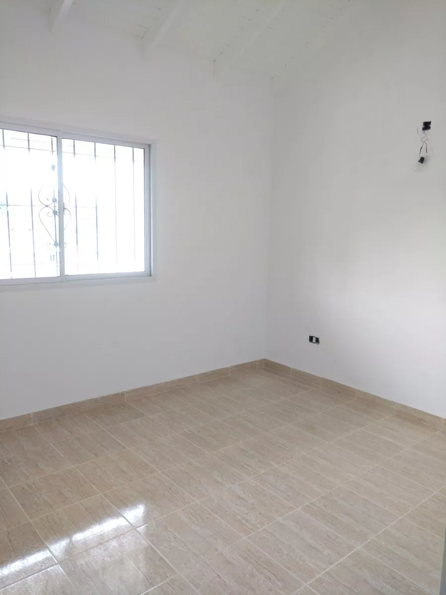 Duplex T/casa 3 Ambientes Con Cochera Y Patio En Ramos Mejía — foto 2