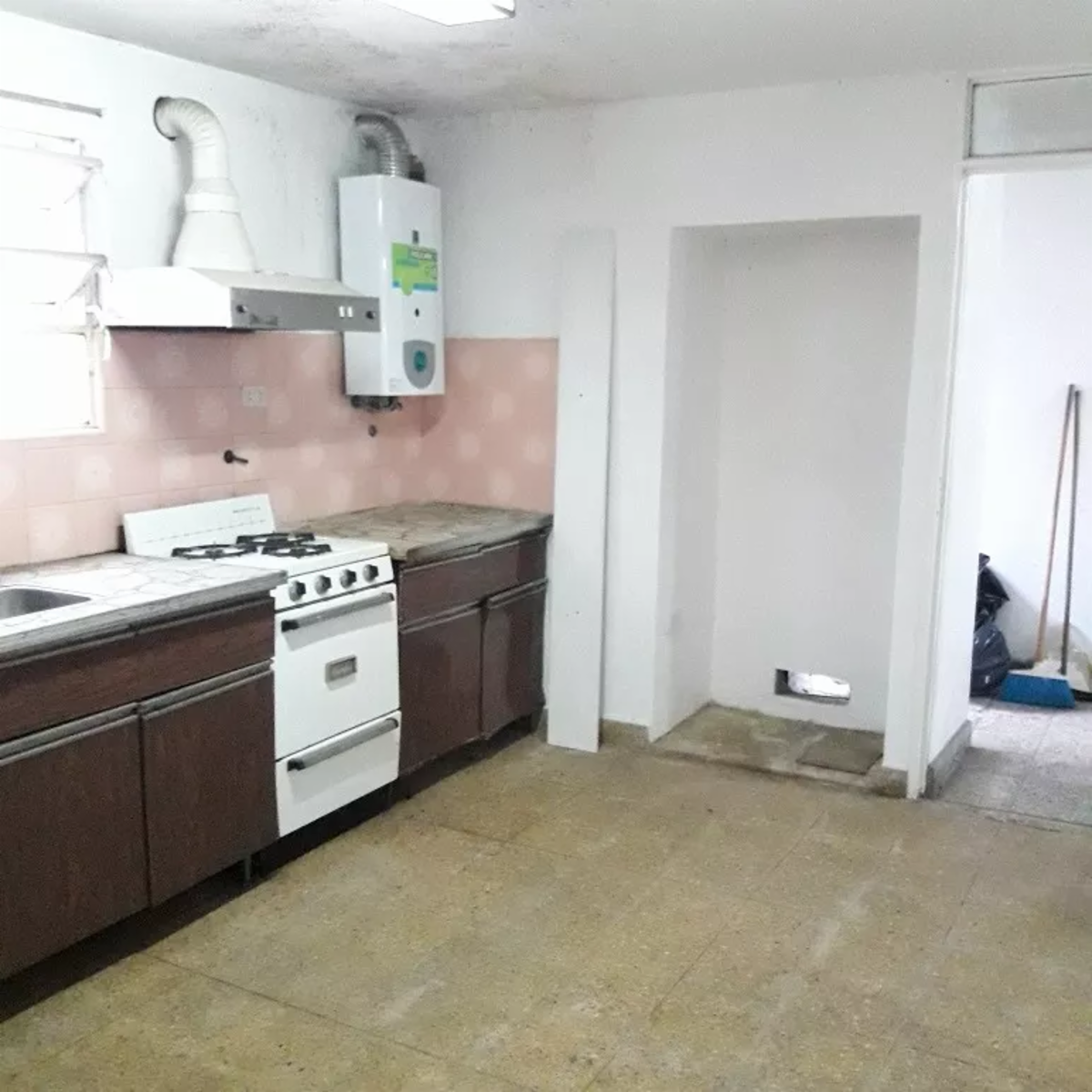 Casa De 3 Ambientes Con Cochera A Reciclar En Venta — foto 8