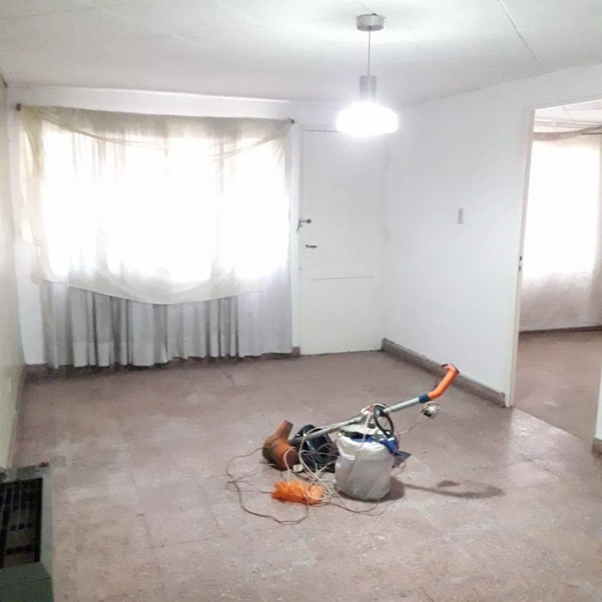 Casa De 3 Ambientes Con Cochera A Reciclar En Venta — foto 9