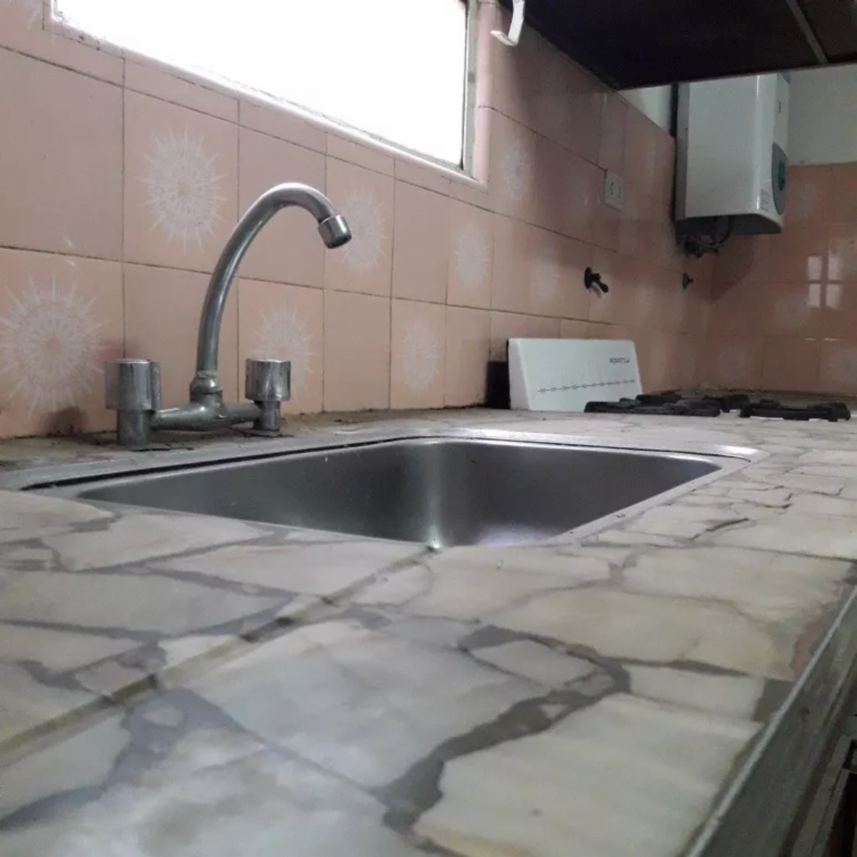 Casa De 3 Ambientes Con Cochera A Reciclar En Venta — foto 10